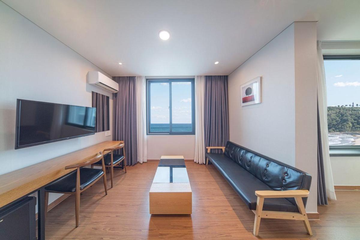 Two Y Hotel Yangyang Extérieur photo