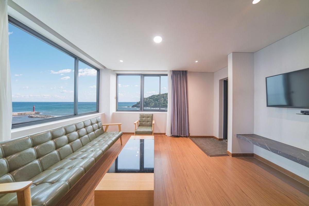 Two Y Hotel Yangyang Extérieur photo