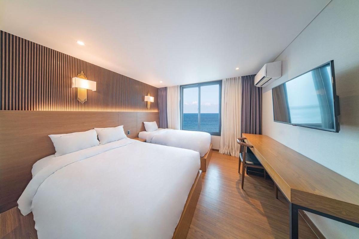 Two Y Hotel Yangyang Extérieur photo