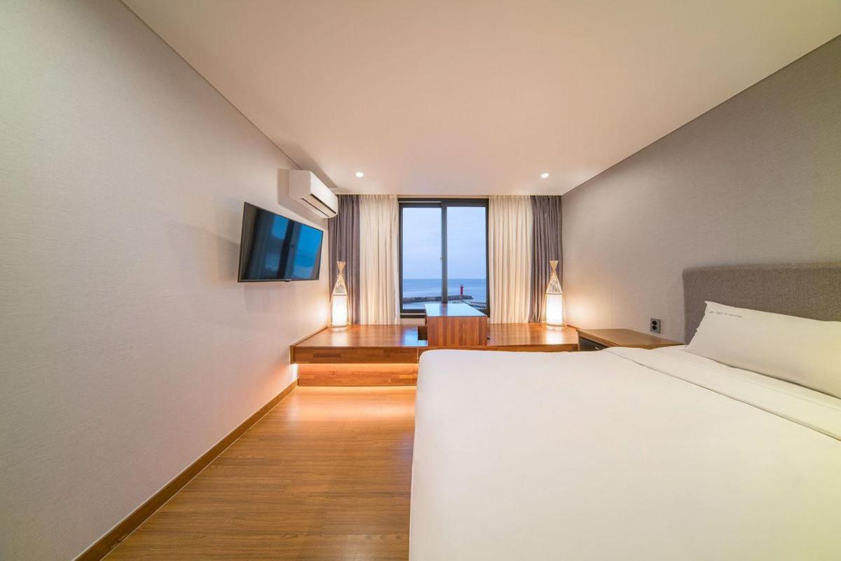 Two Y Hotel Yangyang Extérieur photo