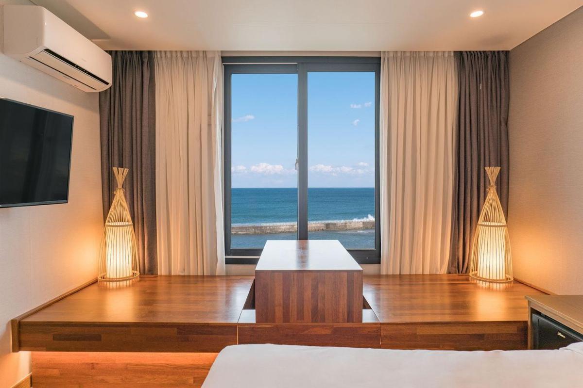 Two Y Hotel Yangyang Extérieur photo