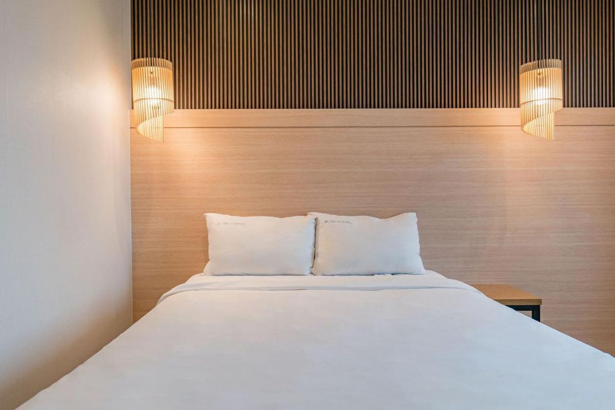 Two Y Hotel Yangyang Extérieur photo