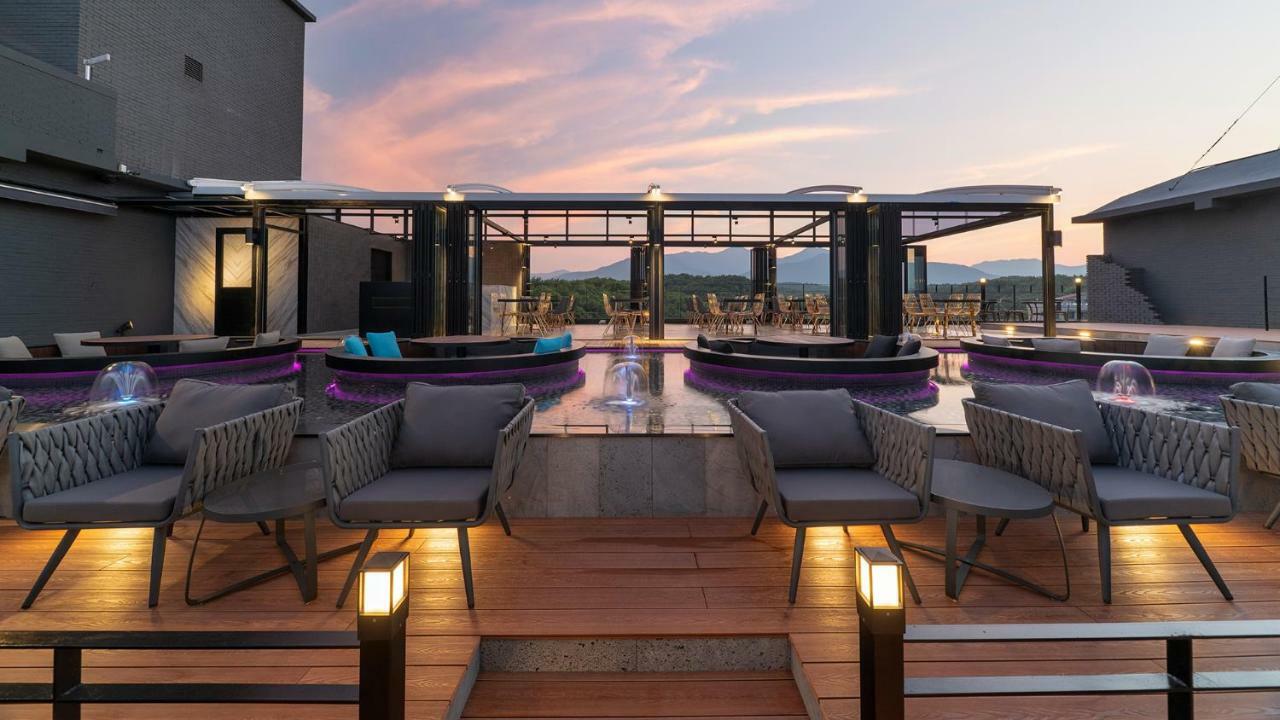 Two Y Hotel Yangyang Extérieur photo