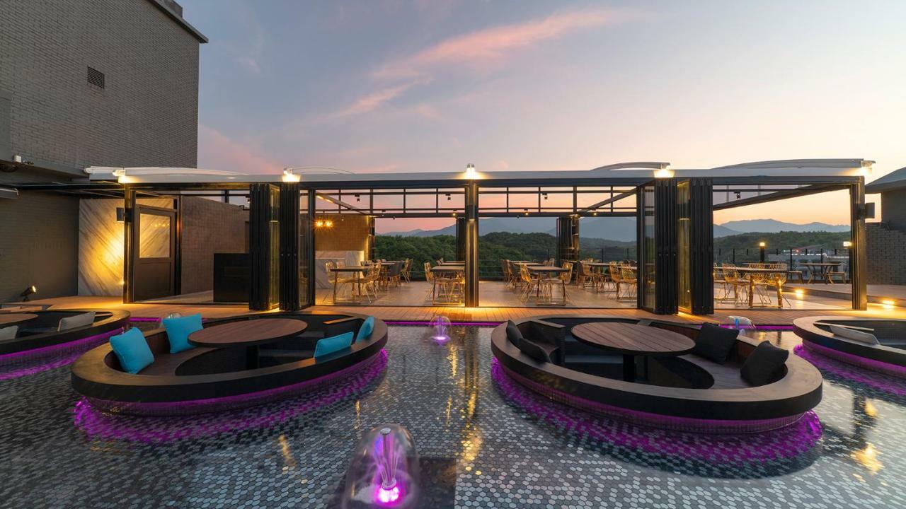 Two Y Hotel Yangyang Extérieur photo